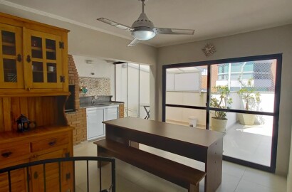 Cobertura duplex no Itaguá, com vista para a Praia Grande e Itaguá. 03 vagas de garagem