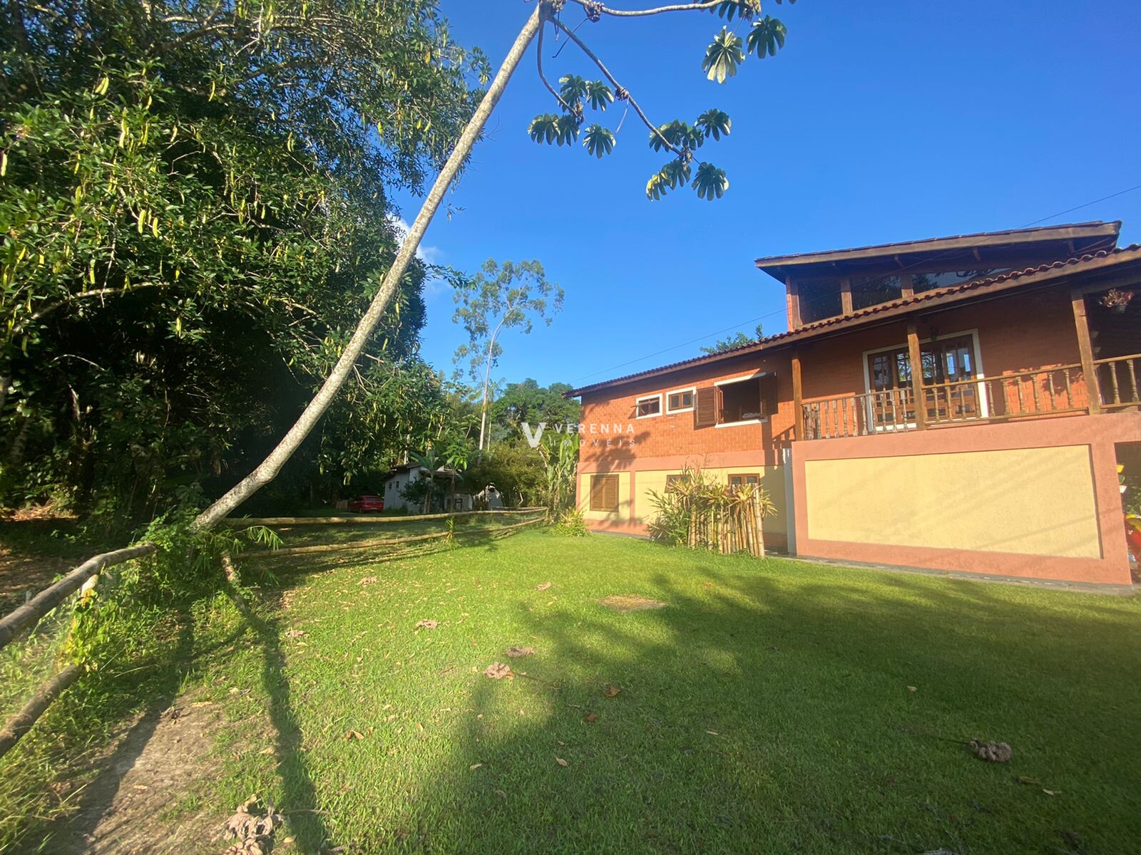 Estaleiro 11 mil metros pé na areia casa e terreno.