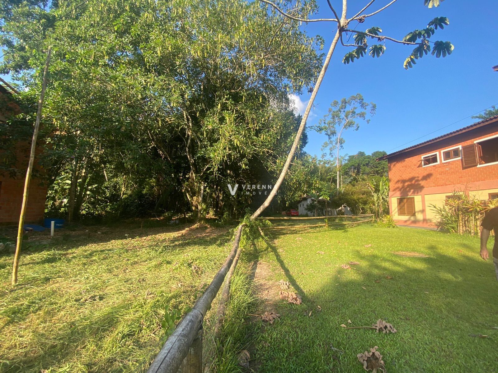 Estaleiro 11 mil metros pé na areia casa e terreno.