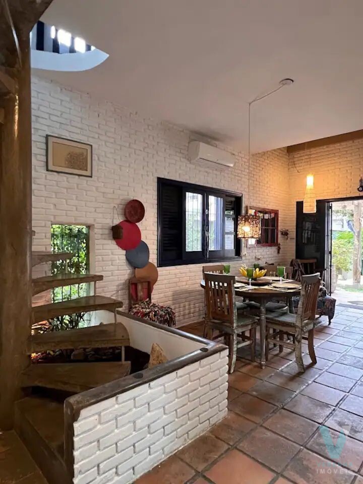 Casa de Esquina no Itaguá, com piscina!