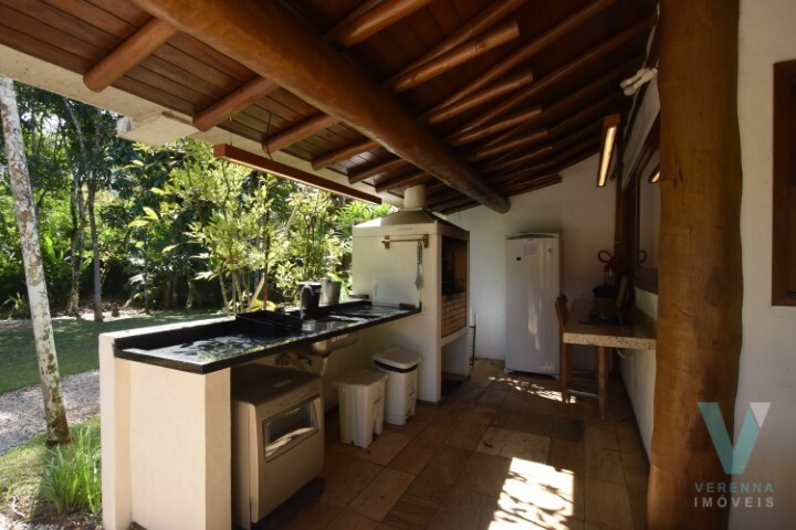 Casa Itamambuca, dois lotes, 100 metros da praia.