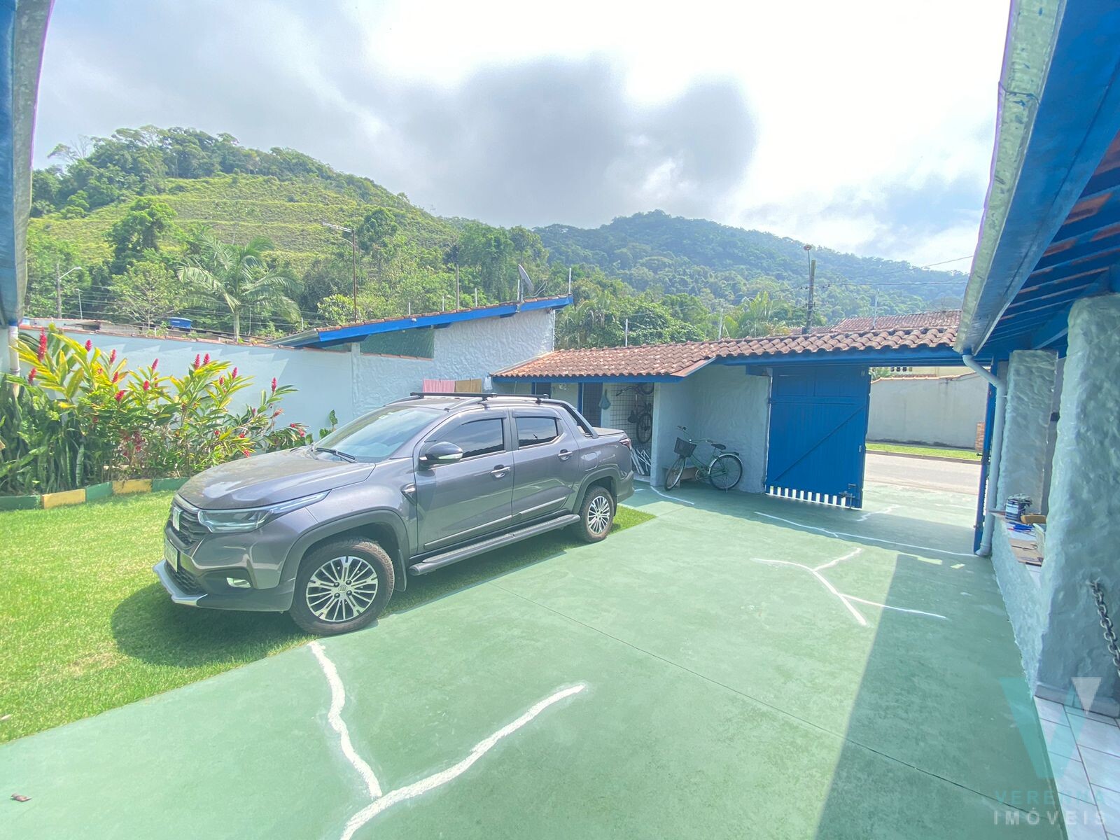 Casa de Esquina - Moradia ou Incorporação no Pereque-Açu