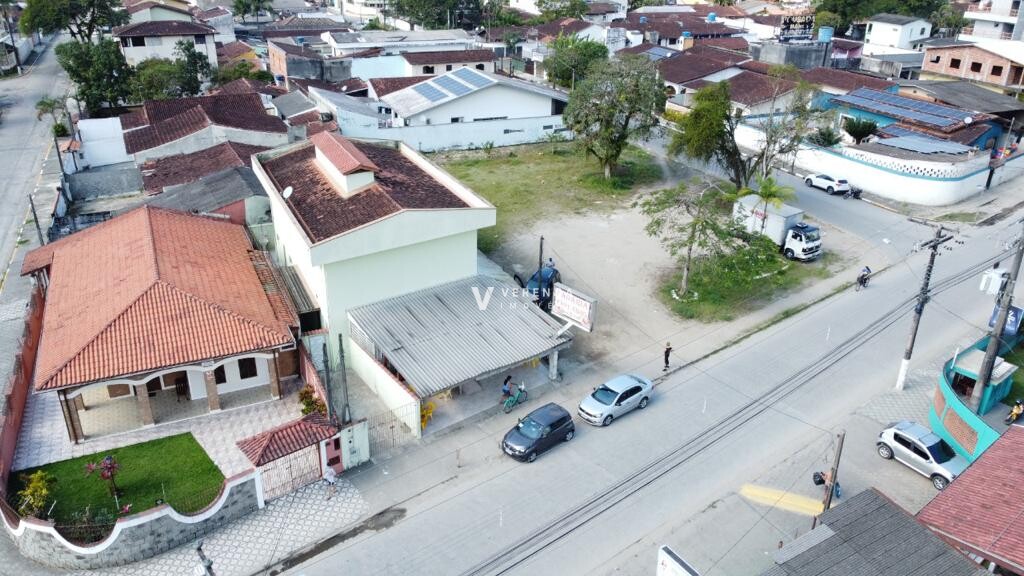 Imóvel comercial e residencial no Perequê-Açú. Oportunidade de comércio, renda.