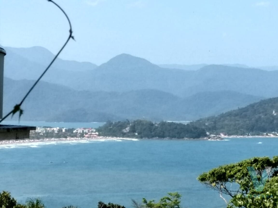Terreno na Ponta das Toninhas, com vista para o mar.