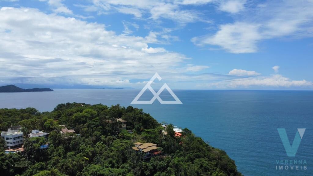 Terreno na Ponta das Toninhas, com vista para o mar.