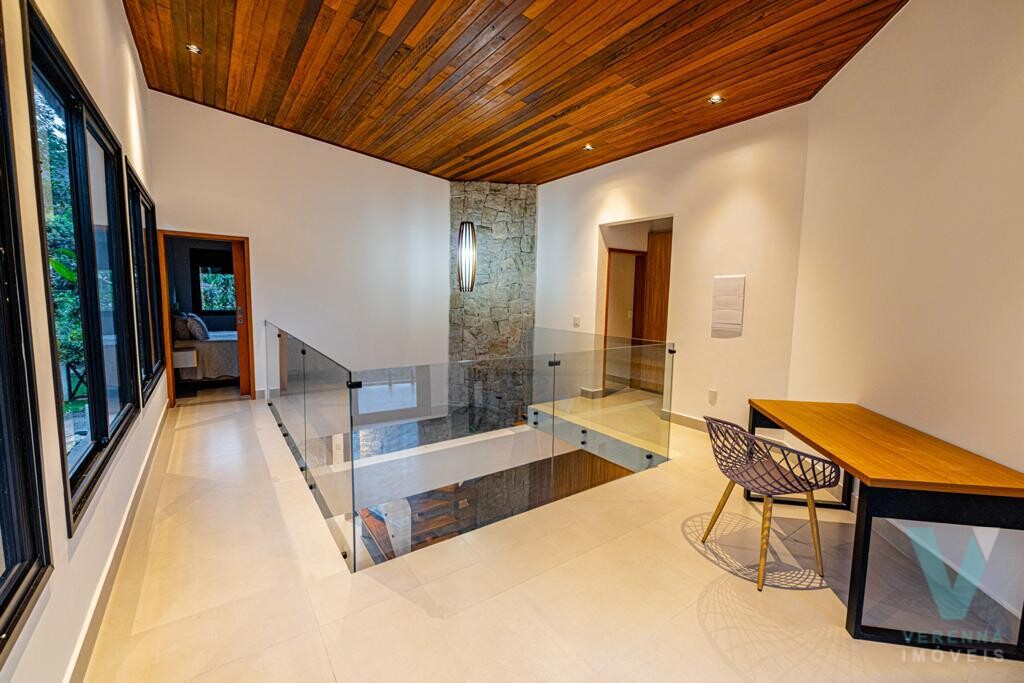 Casa  Prumirim, nova, mobiliada e a 200 metros da praia.