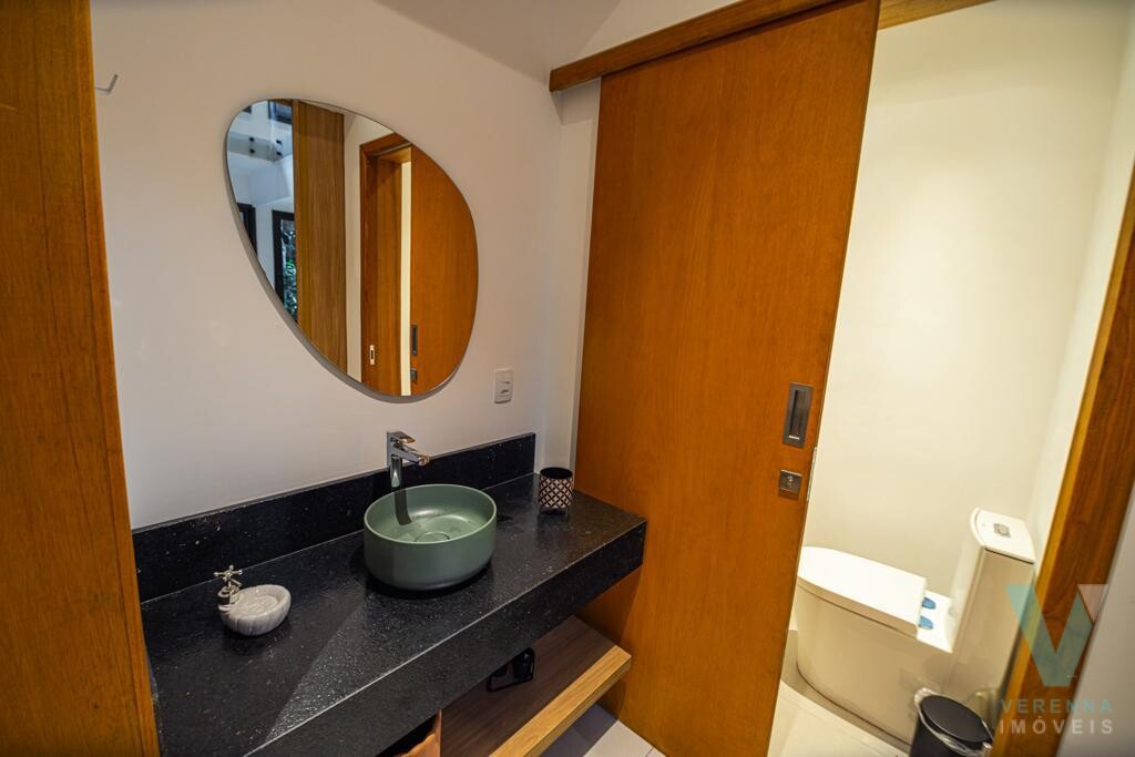 Casa  Prumirim, nova, mobiliada e a 200 metros da praia.