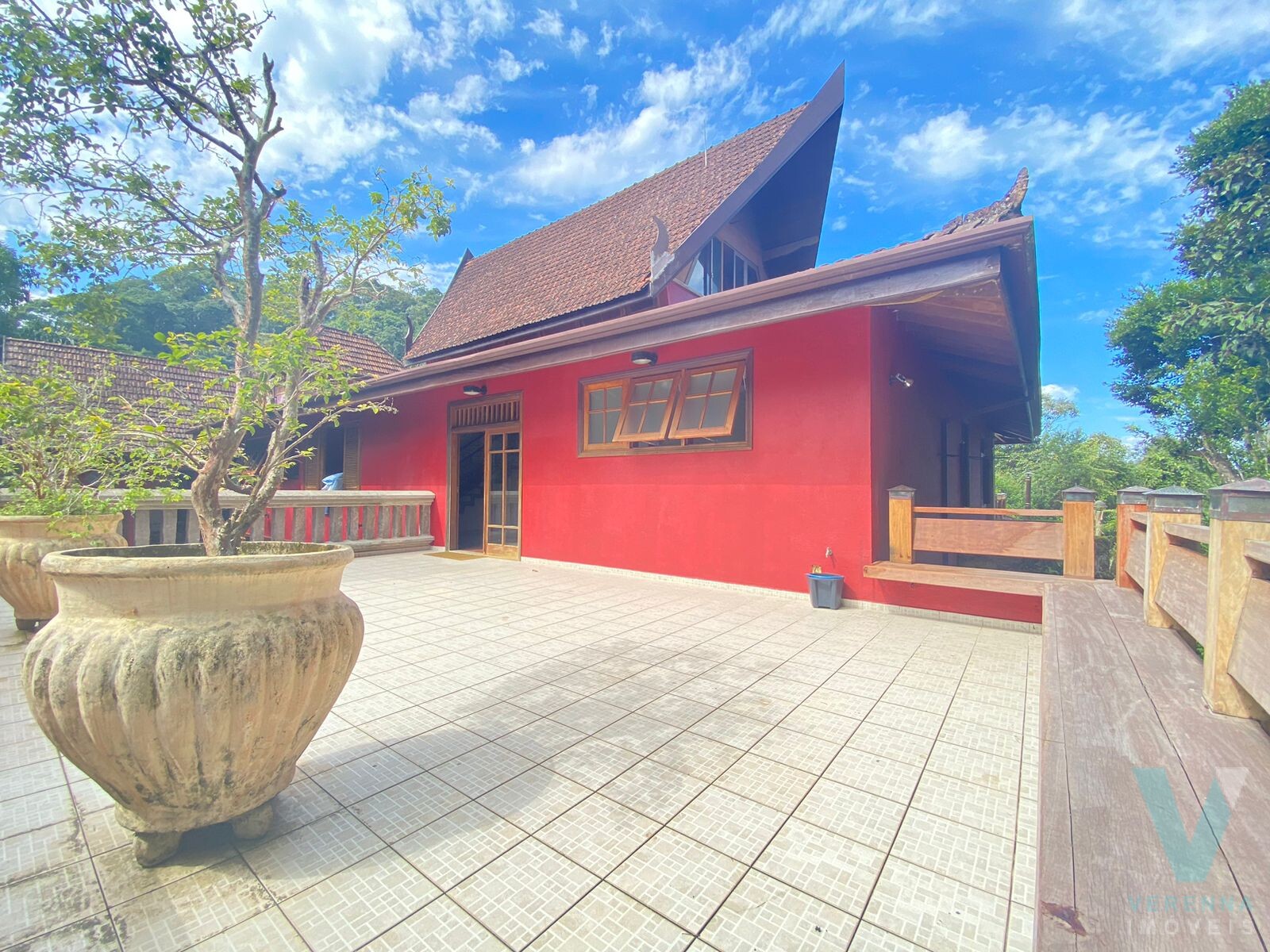 Casa de luxo, estilo balines, na PRAIA DO PRUMIRIM