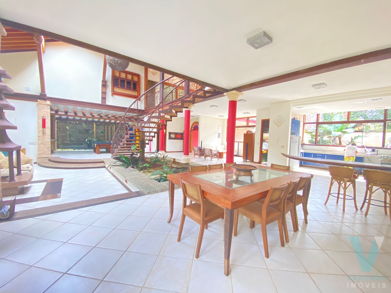 Casa de luxo, estilo balines, na PRAIA DO PRUMIRIM