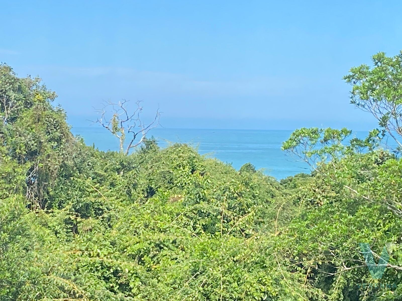 Casa de luxo, estilo balines, na PRAIA DO PRUMIRIM