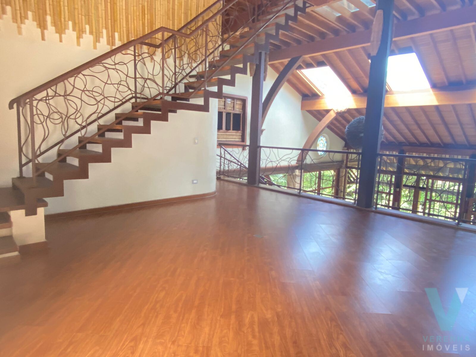 Casa de luxo, estilo balines, na PRAIA DO PRUMIRIM