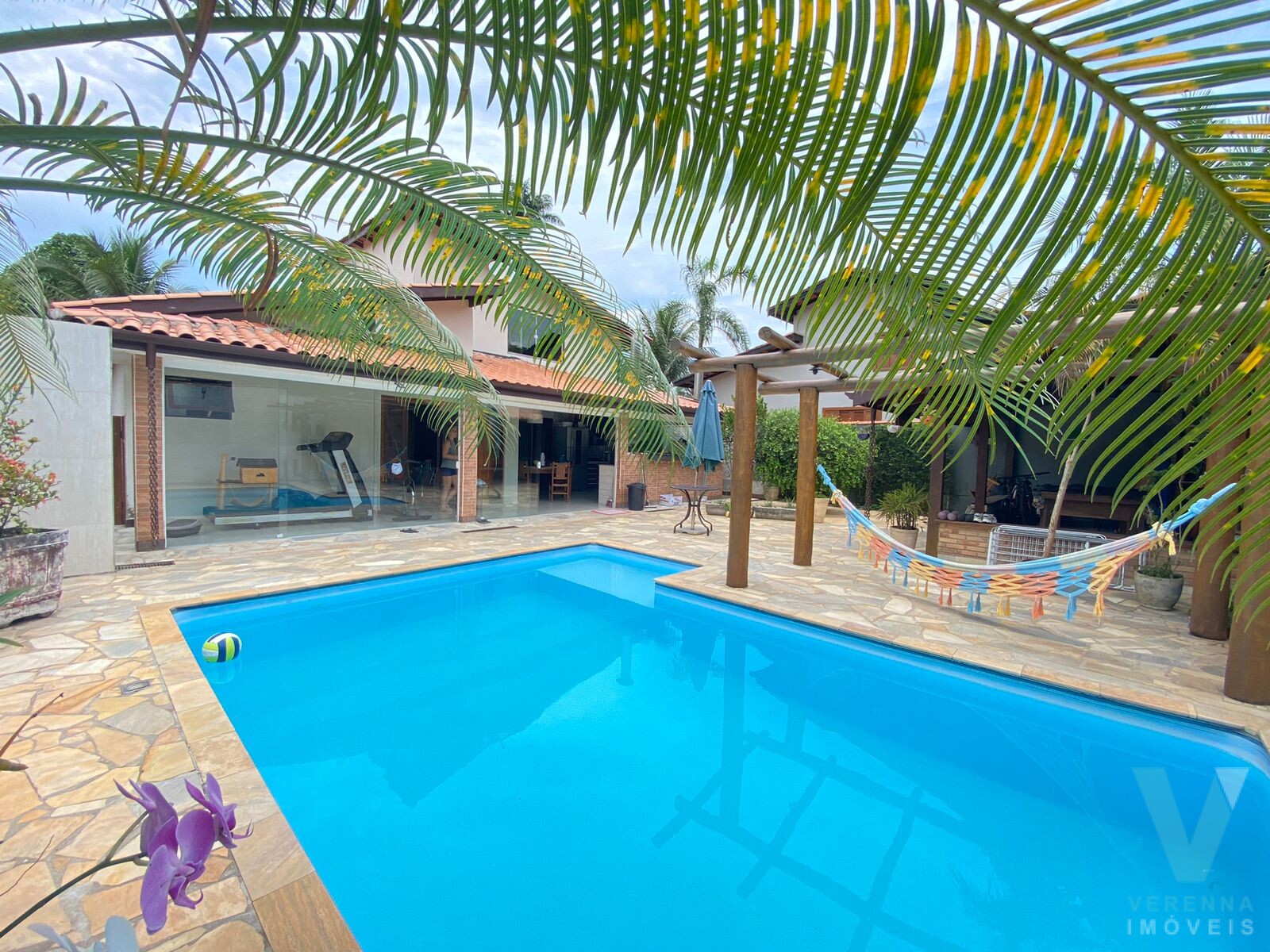 Casa na Ressaca, com lazer e piscina