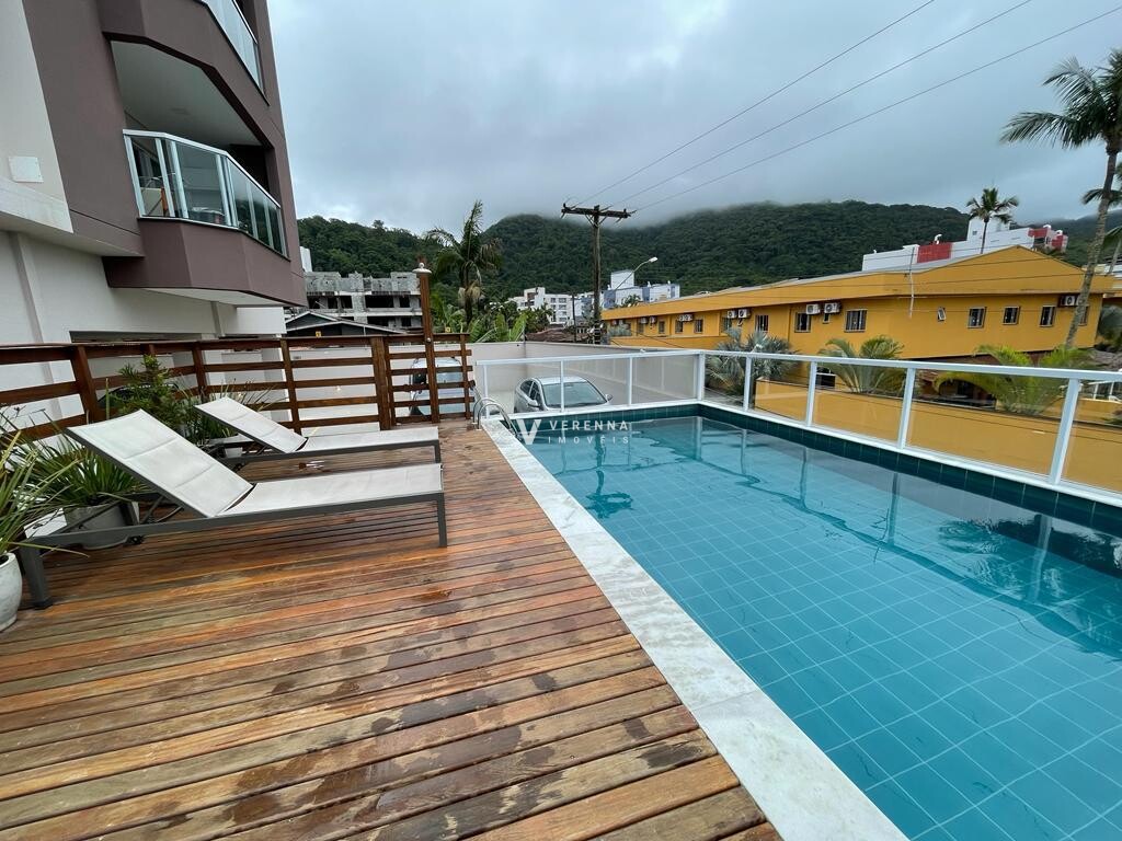 Cobertura com vista para a Praia das Toninhas.