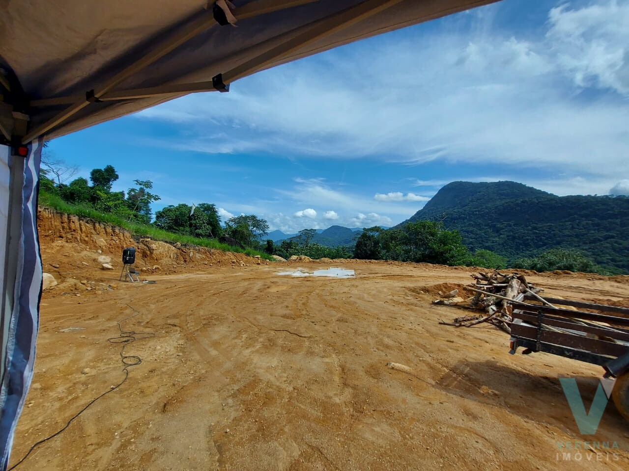 Área 19 mil metros na Praia do Ubatumirim