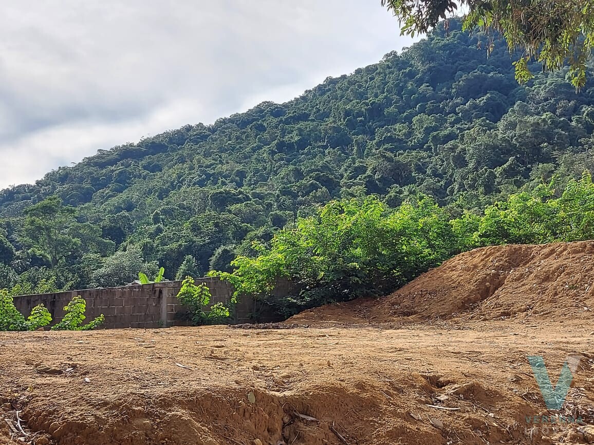 Área 19 mil metros na Praia do Ubatumirim