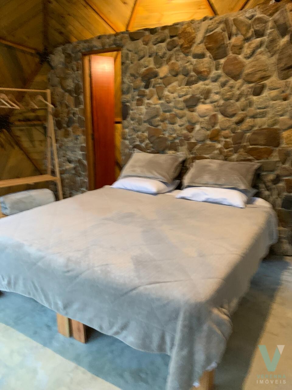 Chalé, casa  estilo DOMO no sertão do Ubatumirim