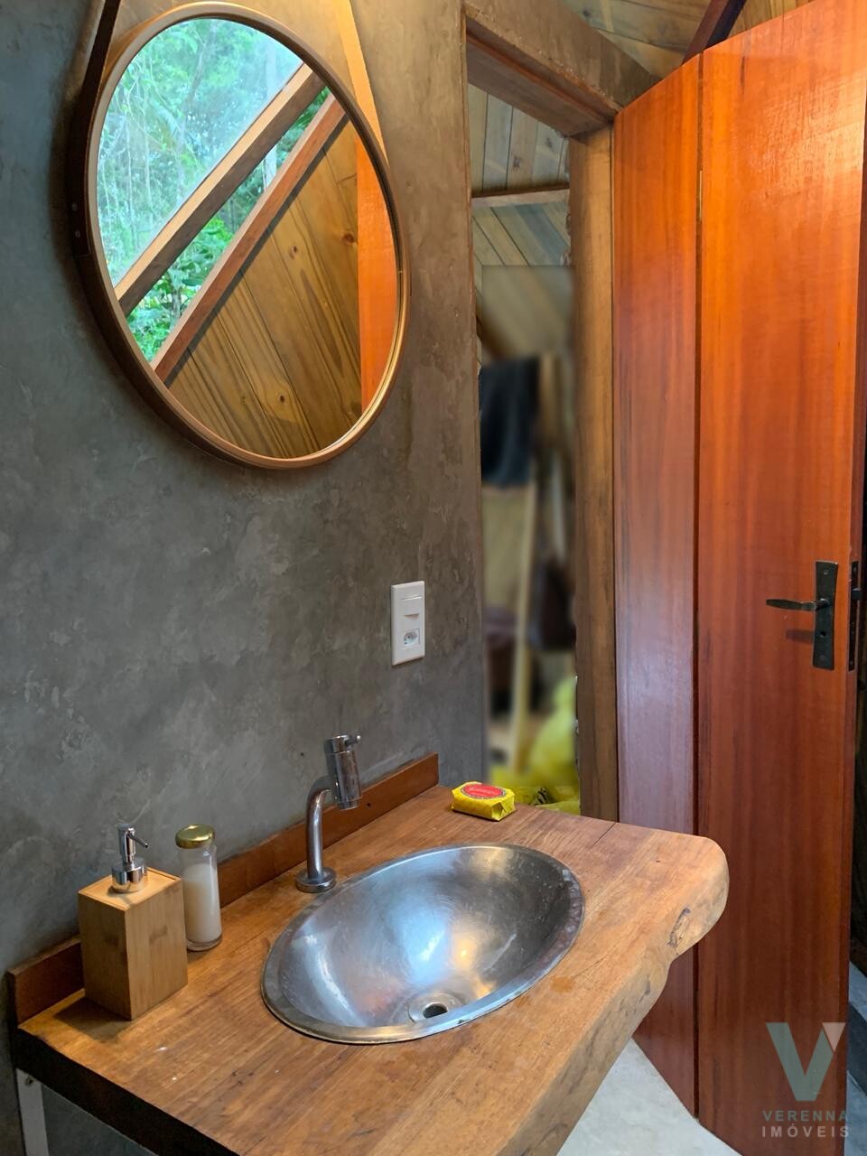 Chalé, casa  estilo DOMO no sertão do Ubatumirim