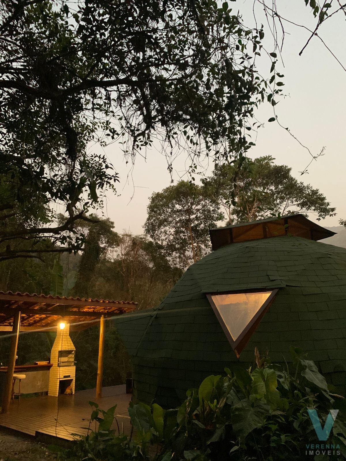 Chalé, casa  estilo DOMO no sertão do Ubatumirim